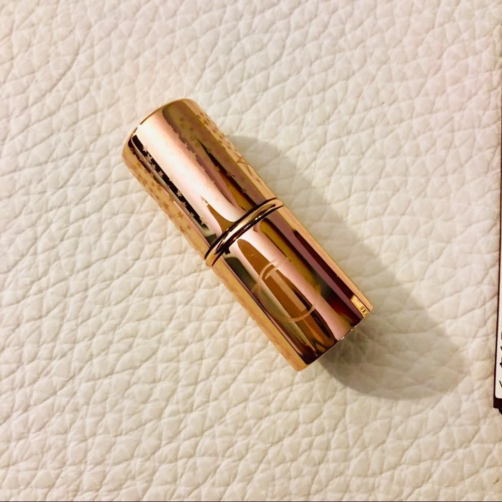 Charlotte Tilbury matte lispstick Travel Size